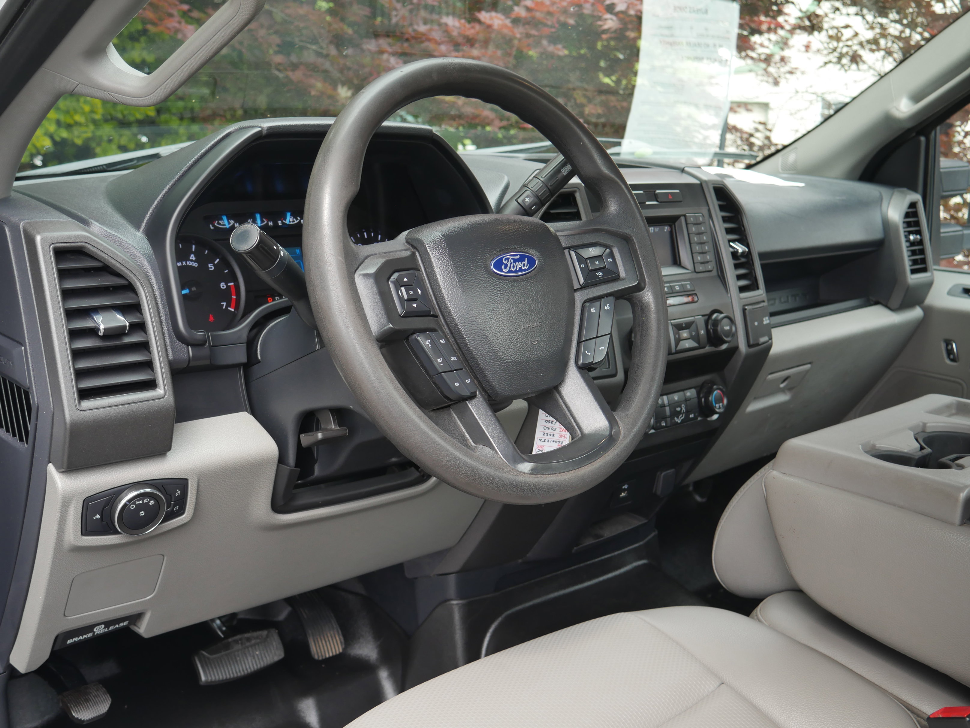 Certified 2022 Ford F250 4x4 Regular Cab Super Duty image 4