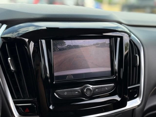 Used 2020 Chevrolet Traverse LT FWD image 3