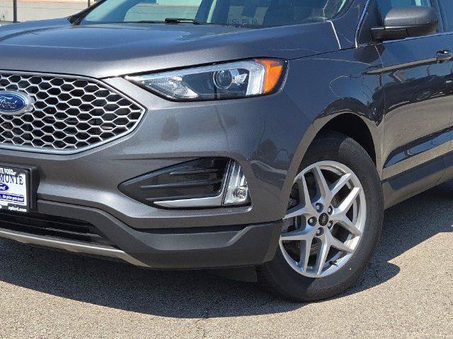 Certified 2024 Ford Edge SEL w/ Convenience Package AWD/4WD image 3