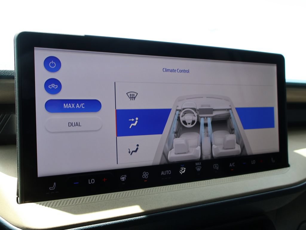Certified 2025 Ford Maverick Lariat AWD/4WD image 35
