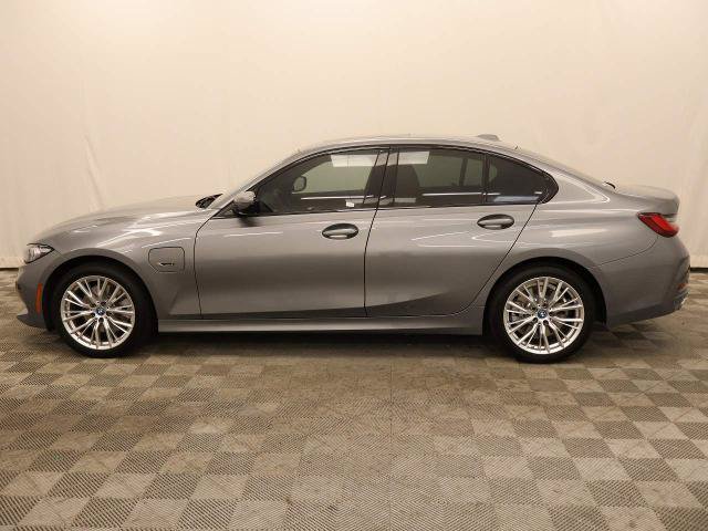 Used 2023 BMW 330e xDrive w/ Premium Package AWD/4WD image 27