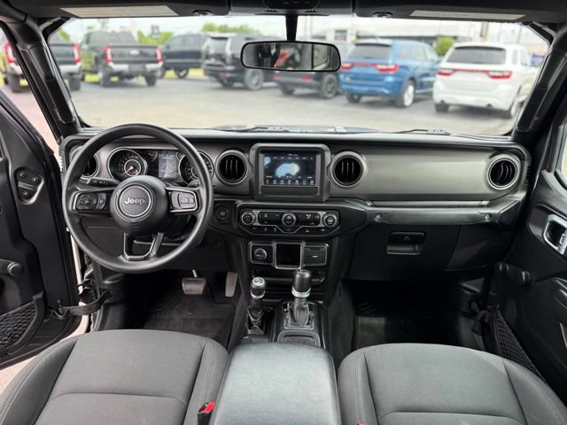 Used 2022 Jeep Gladiator Sport AWD/4WD image 2