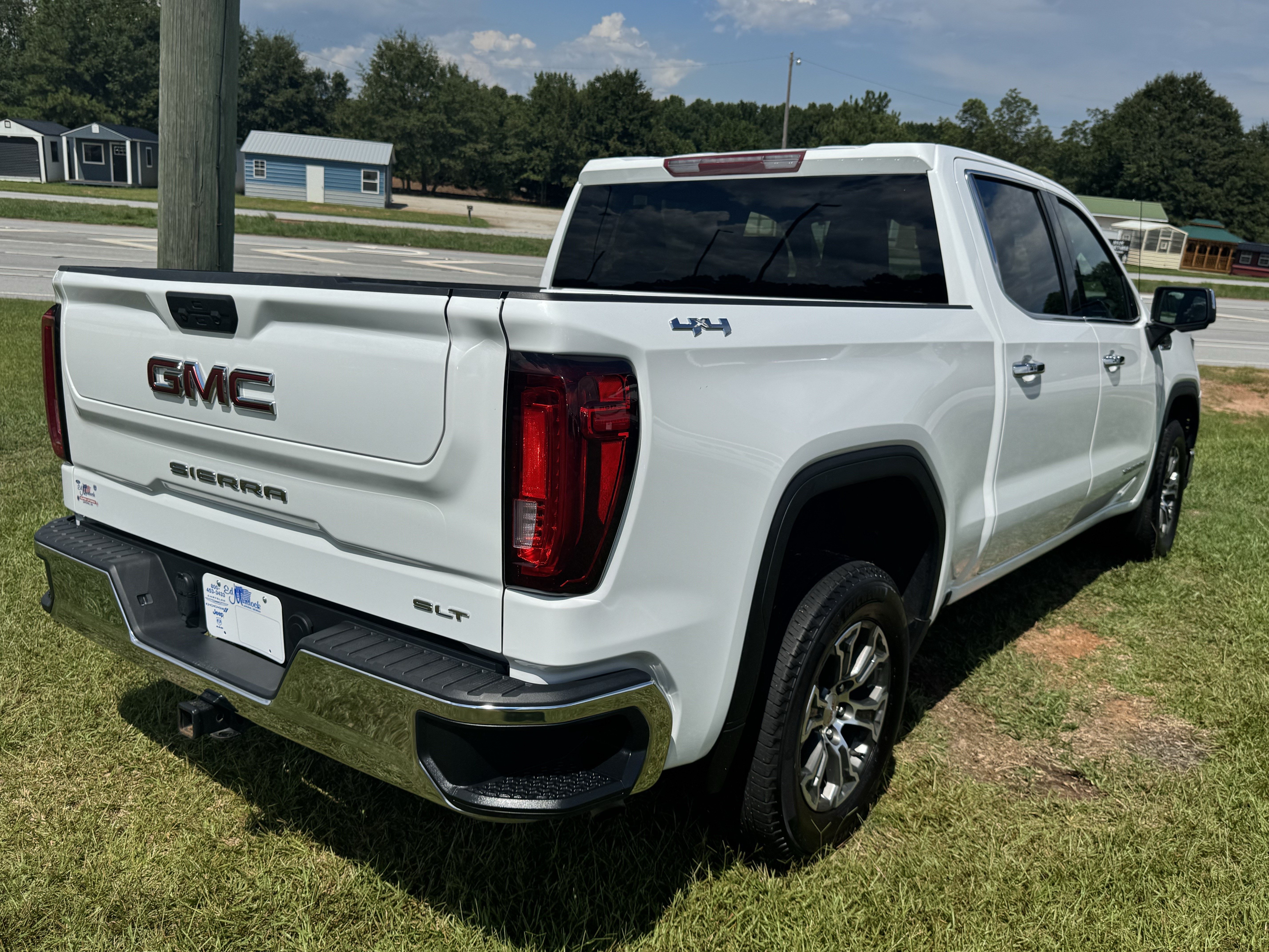 Used 2025 GMC Sierra 1500 SLT AWD/4WD image 5