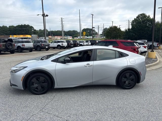 Used 2025 Toyota Prius LE FWD image 5