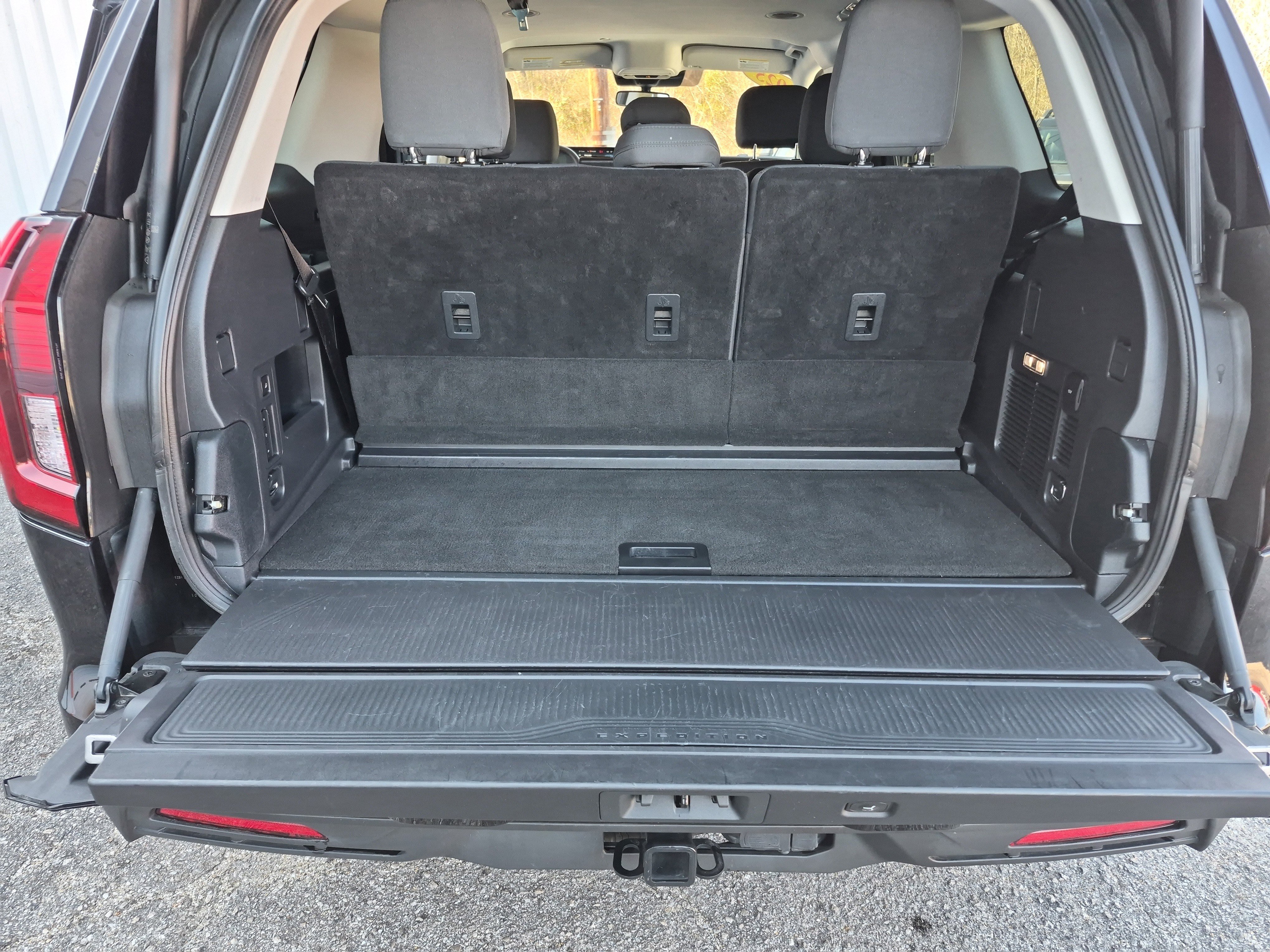 Certified 2025 Ford Expedition Active image 17