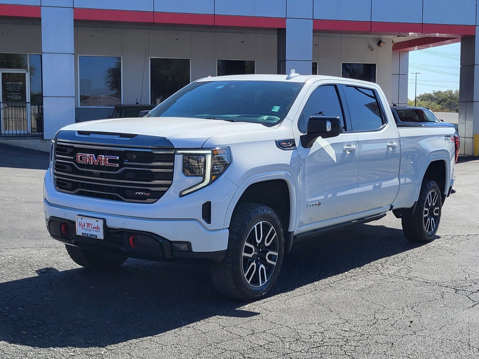 Used 2022 GMC Sierra 1500 AT4 w/ AT4 Premium Package image 8