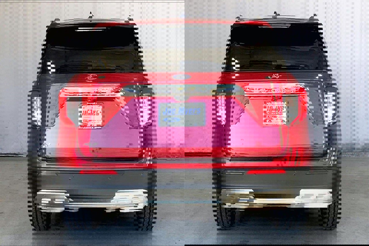 Certified 2022 Ford Explorer XLT w/ Equipment Group 202A image 3