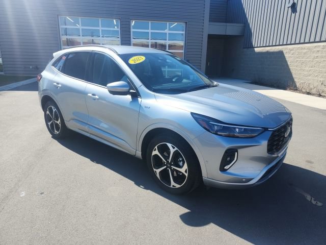 Certified 2023 Ford Escape ST-Line Elite w/ Premium Technology Package AWD/4WD image 3