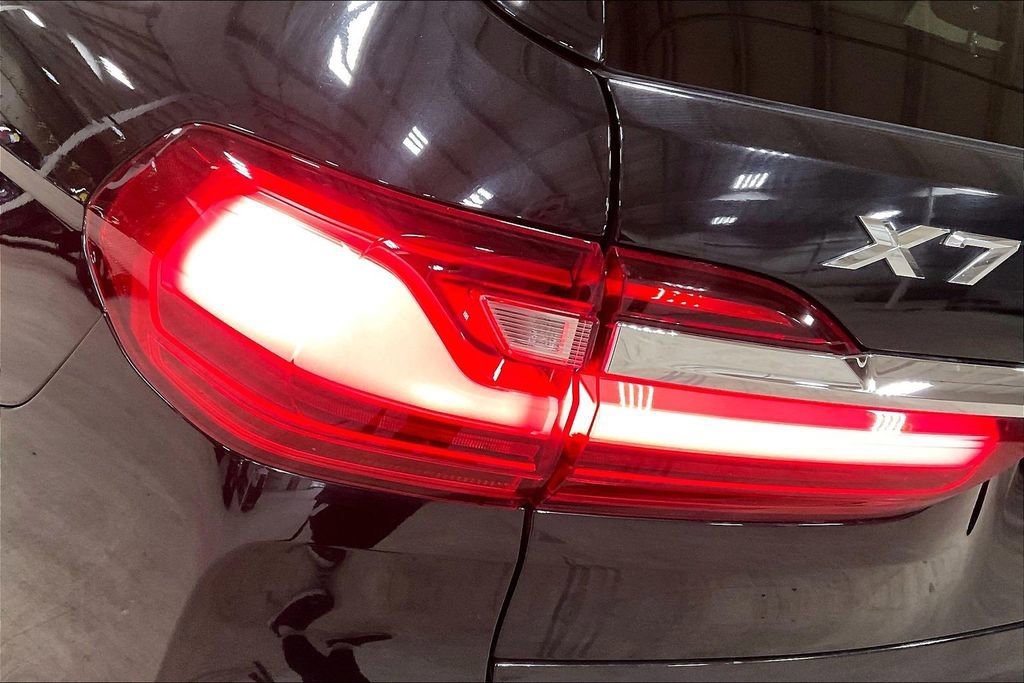 Used 2019 BMW X7 xDrive40i w/ Cold Weather Package image 29