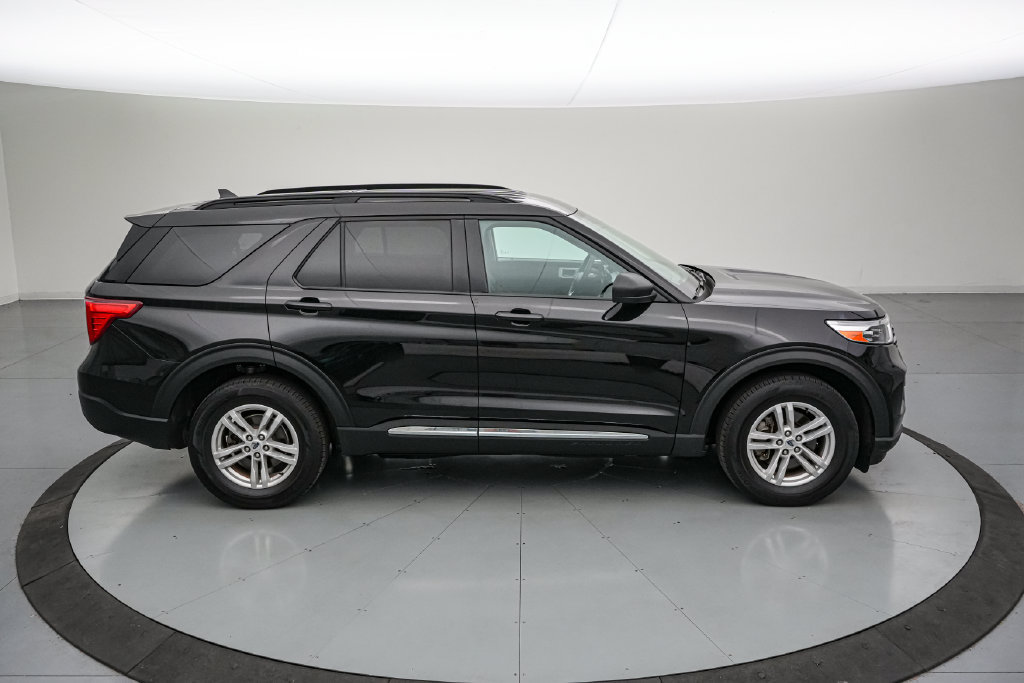 Certified 2024 Ford Explorer XLT AWD/4WD image 3