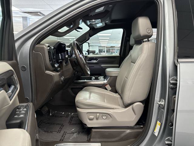 Used 2025 Chevrolet Silverado 2500 LTZ w/ LTZ Premium Package AWD/4WD image 14