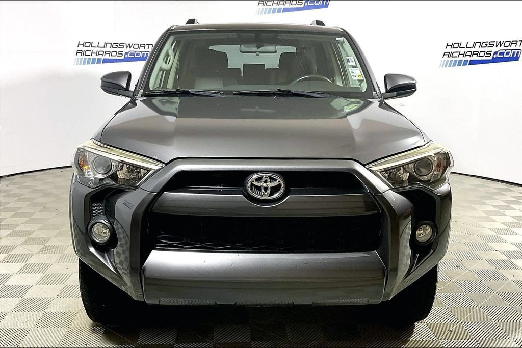 Used 2019 Toyota 4Runner SR5 RWD image 2