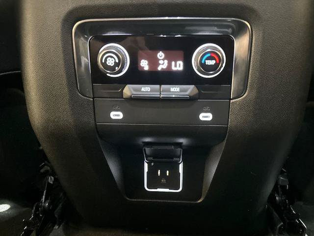 Used 2022 Chevrolet Suburban Z71 AWD/4WD image 24