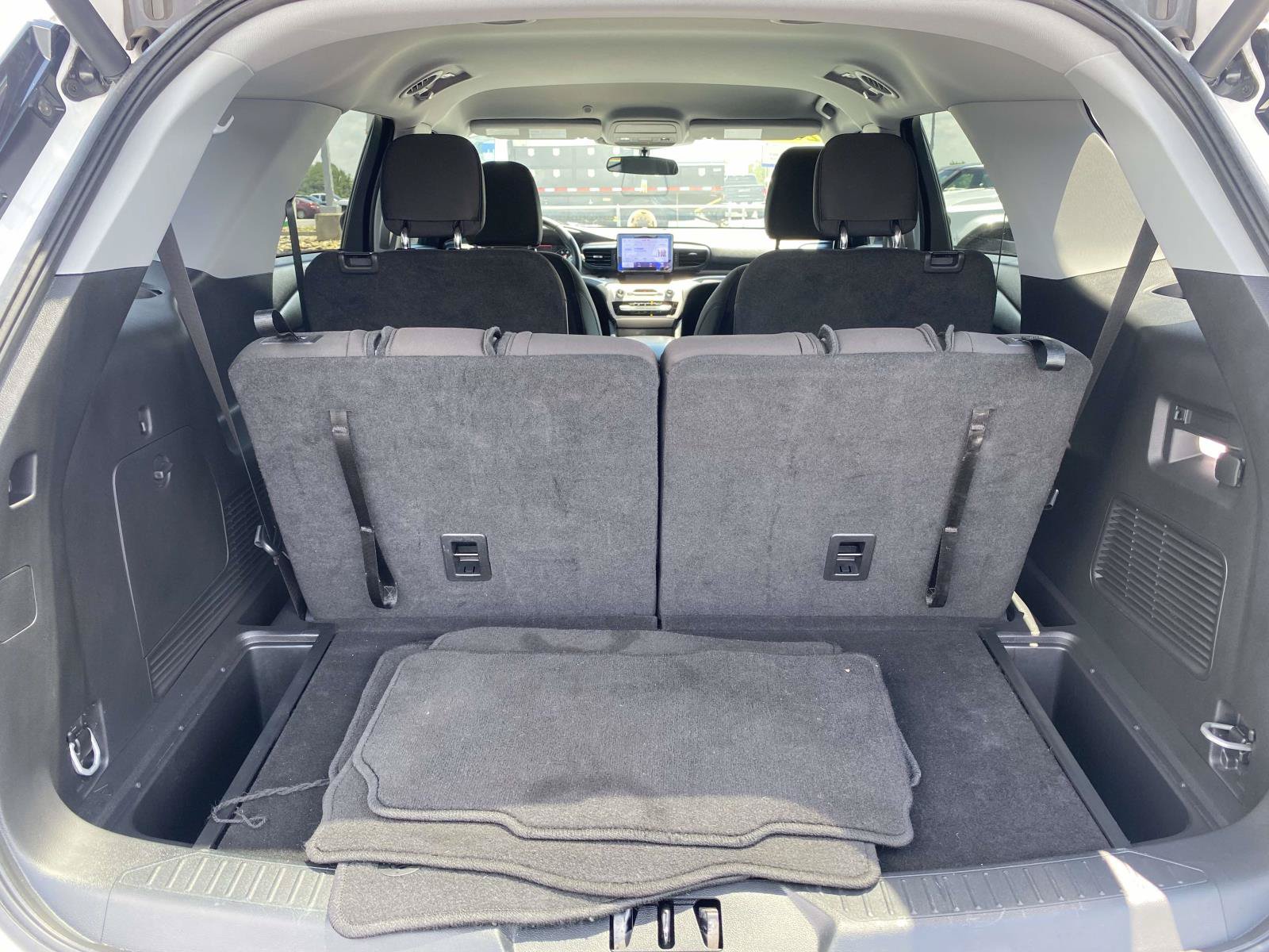 Certified 2023 Ford Explorer XLT RWD image 10