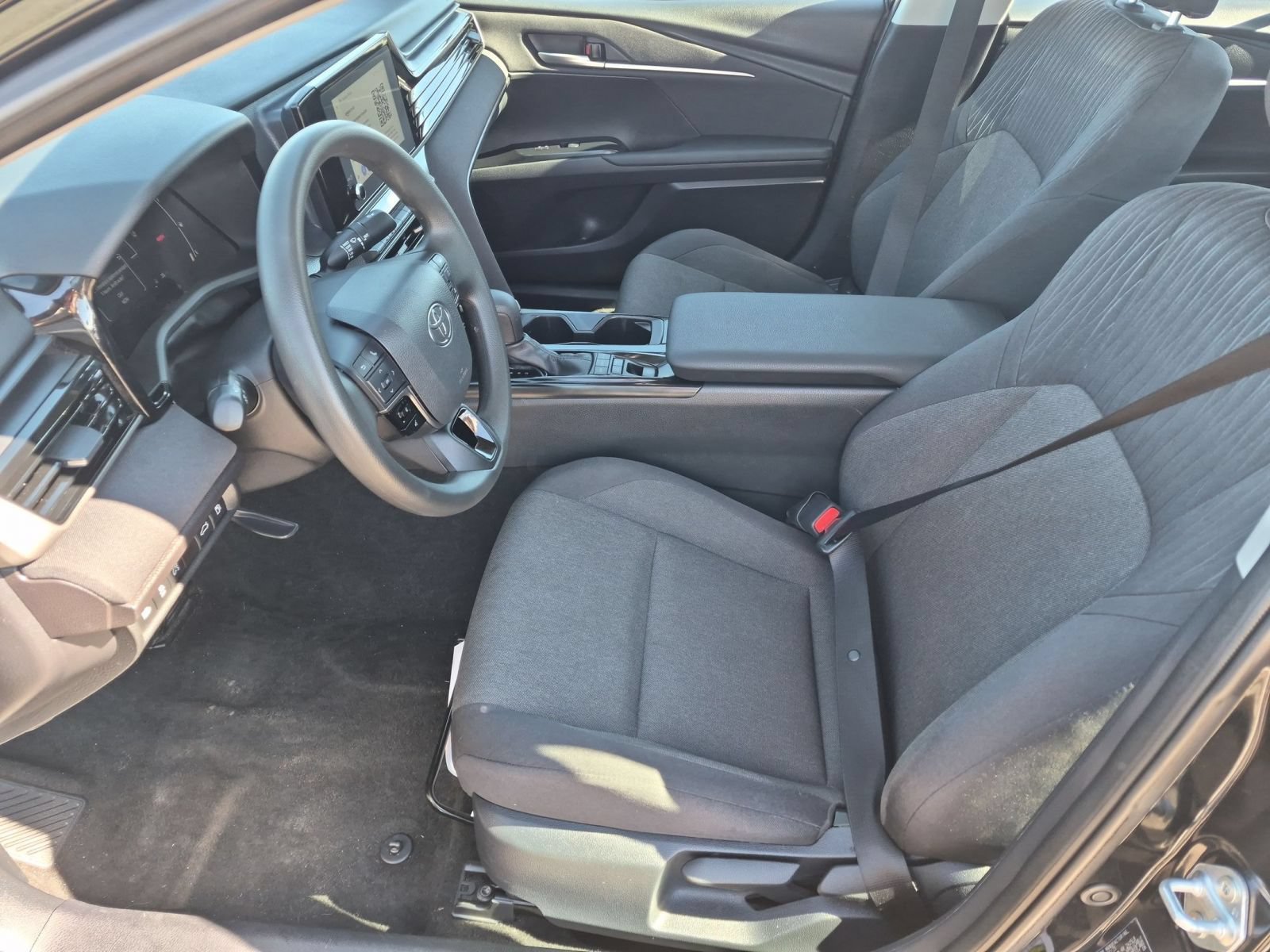 Used 2025 Toyota Camry LE FWD image 12