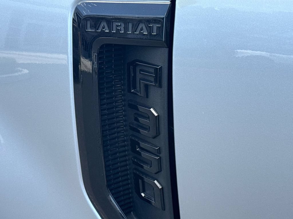 Certified 2022 Ford F350 Lariat w/ Tremor Off-Road Package AWD/4WD image 9