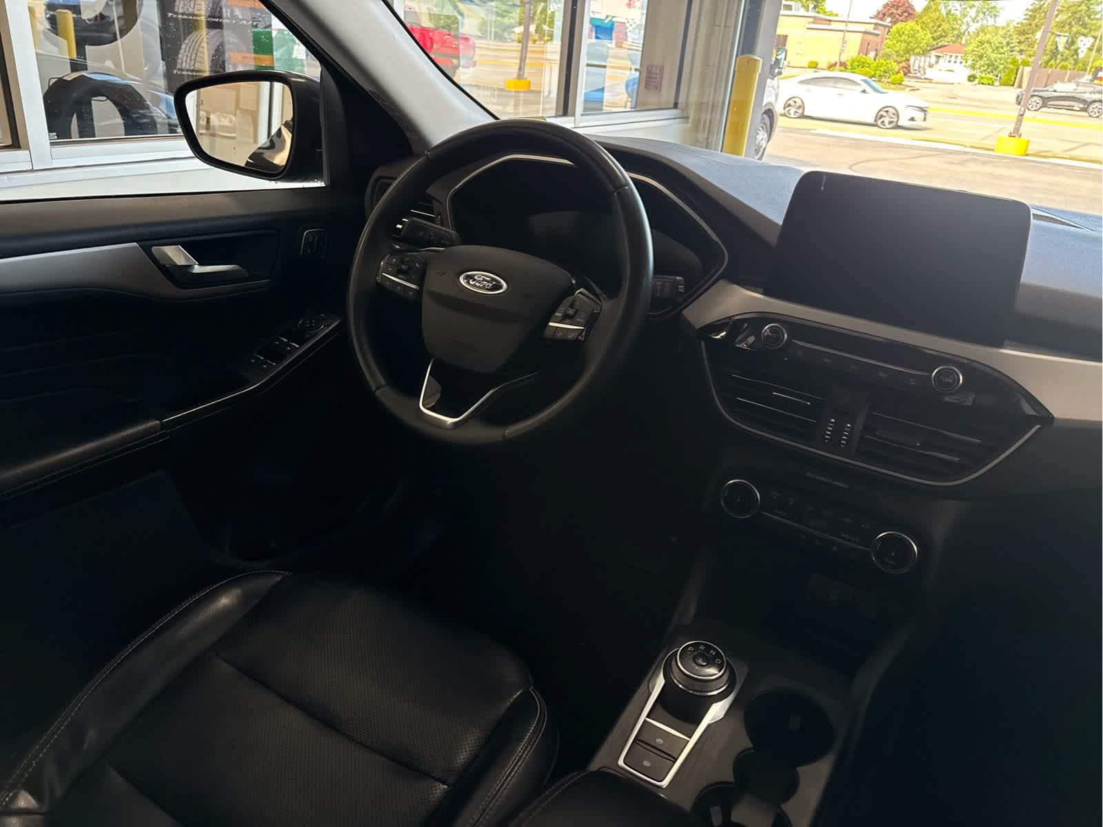 Certified 2022 Ford Escape SEL w/ Technology Package AWD/4WD image 13
