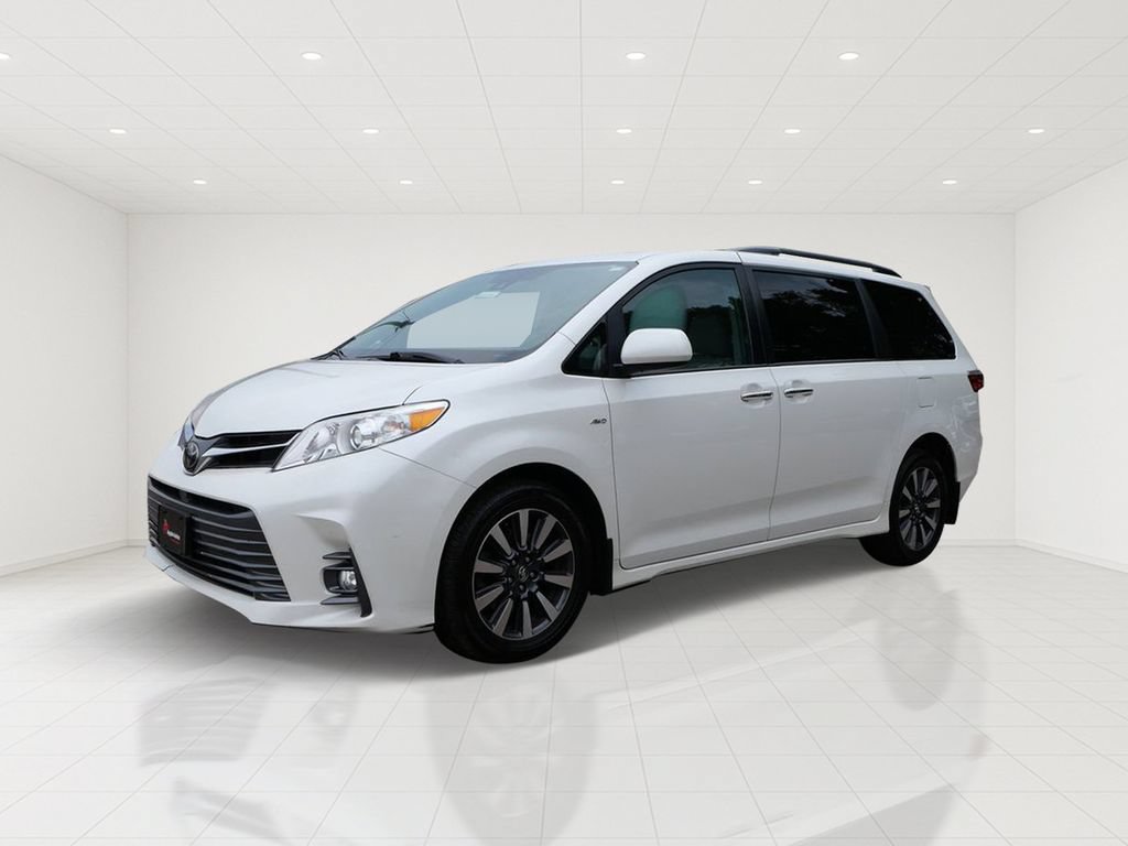 Used 2018 Toyota Sienna XLE w/ XLE Navigation Package AWD/4WD image 2