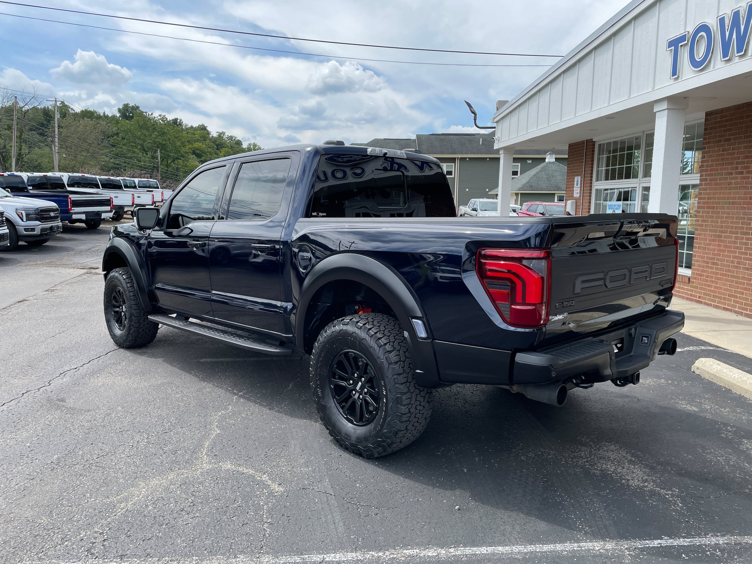 Certified 2025 Ford F150 Raptor AWD/4WD image 9