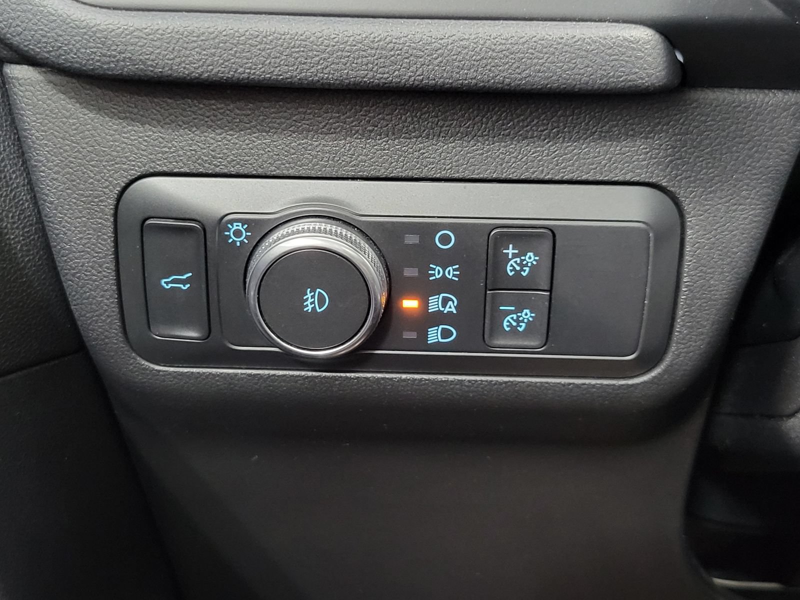 Certified 2021 Ford Escape SEL w/ Technology Package AWD/4WD image 15