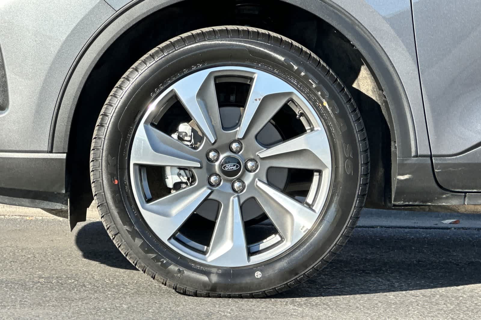 Certified 2025 Ford Escape Platinum AWD/4WD image 26