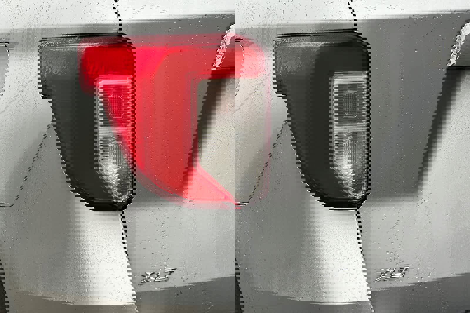 Certified 2021 Ford Explorer XLT w/ Class III Trailer Tow Package image 28