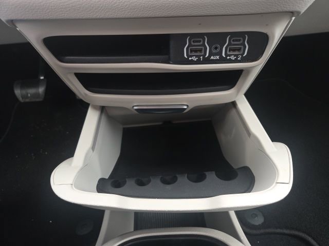 Used 2023 Chrysler Pacifica Touring-L FWD image 38