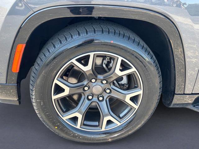 Used 2024 Jeep Wagoneer L Series III w/ Flexible Seating Group AWD/4WD image 29