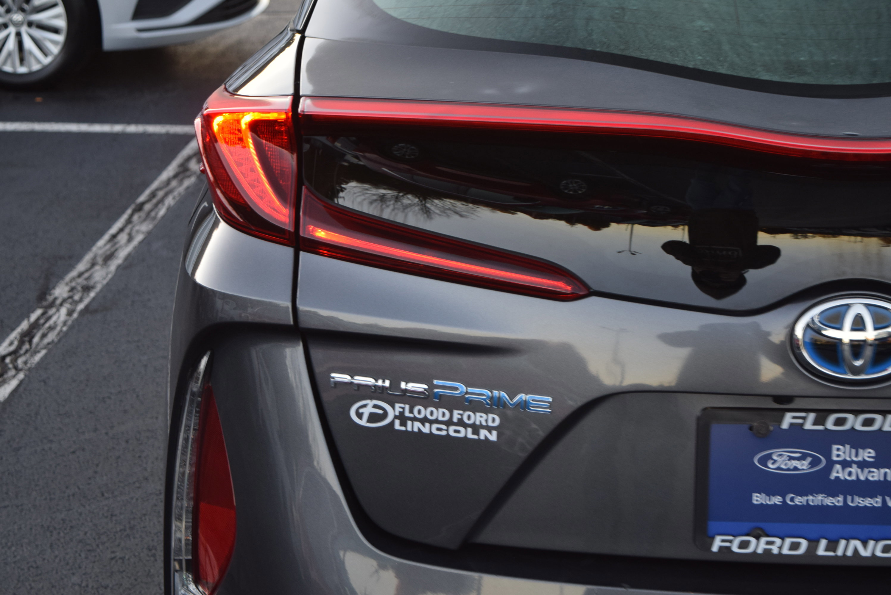 Used 2021 Toyota Prius Prime Limited image 6