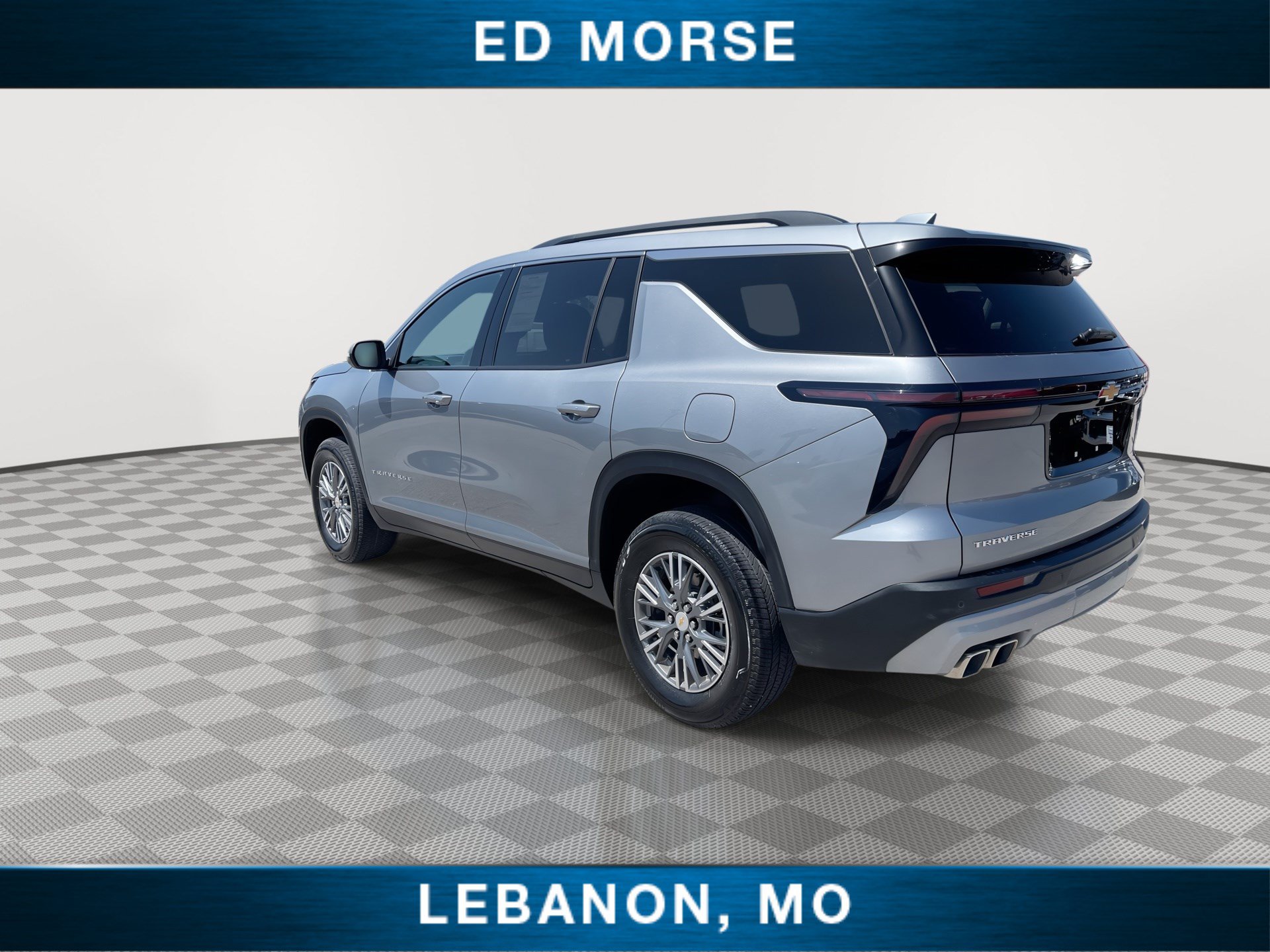 Used 2025 Chevrolet Traverse LT FWD image 6