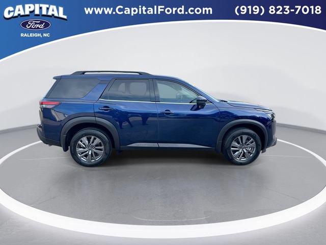 Used 2025 Nissan Pathfinder SV w/ SV Premium Package AWD/4WD image 9