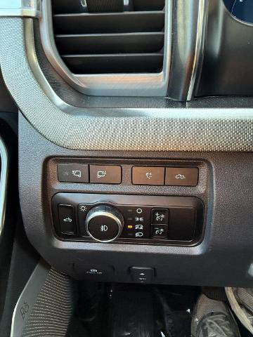 Certified 2024 Ford F250 Platinum w/ FX4 Off-Road Package AWD/4WD image 17