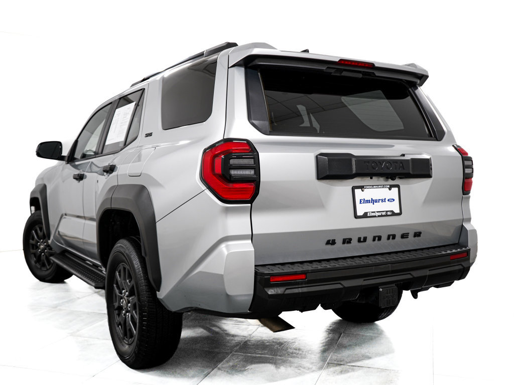 Used 2025 Toyota 4Runner SR5 AWD/4WD image 5
