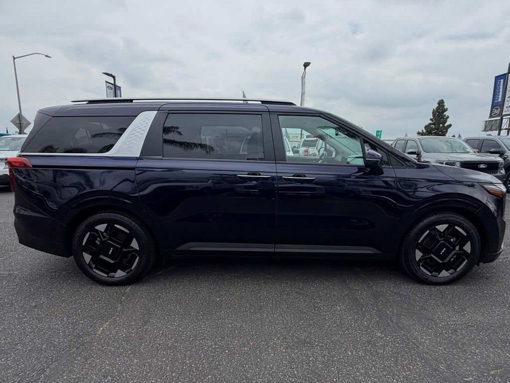 Used 2025 Kia Carnival EX FWD image 9