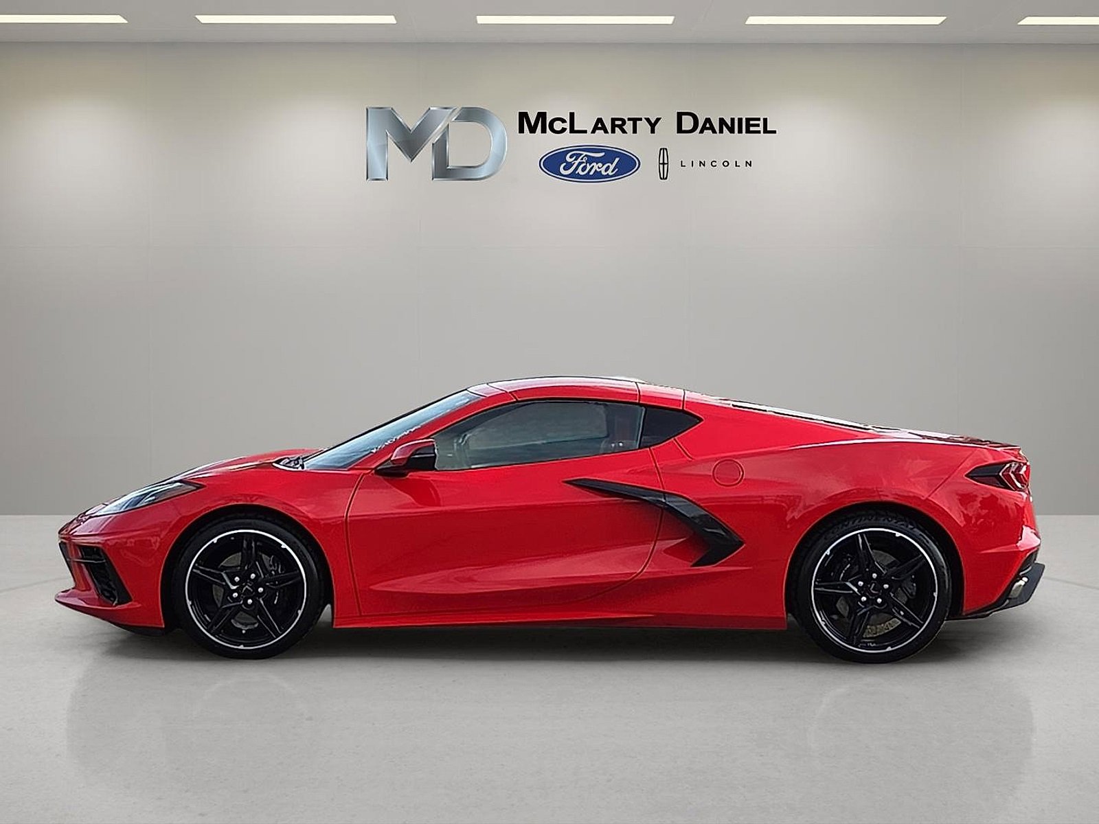 Used 2024 Chevrolet Corvette Stingray Preferred Cpe w/ 2LT image 3
