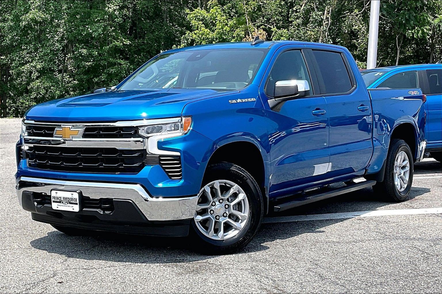 Used 2023 Chevrolet Silverado 1500 LT w/ Protection Package AWD/4WD image 3