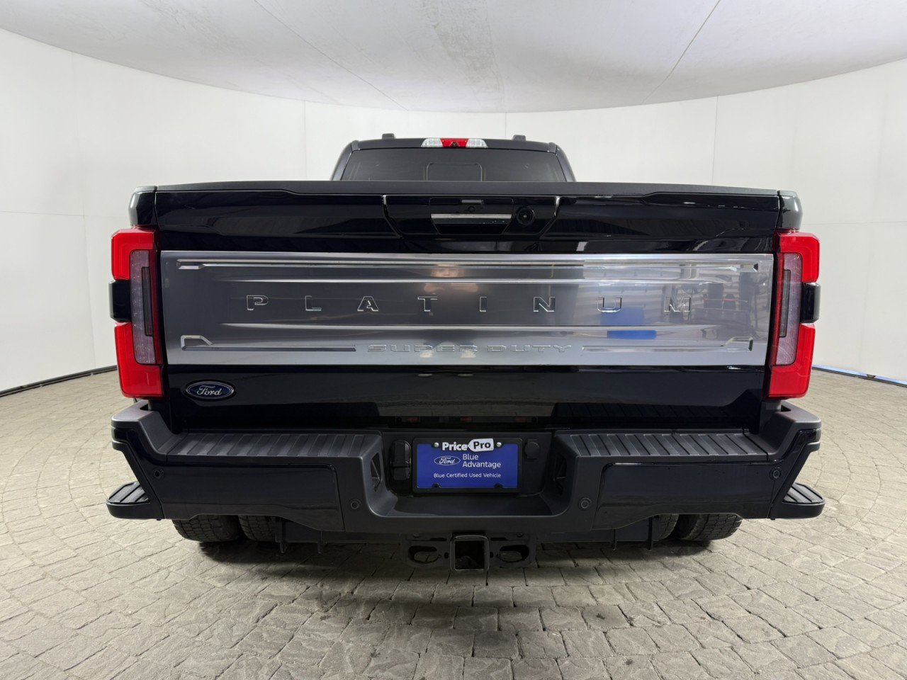 Certified 2024 Ford F450 Platinum w/ FX4 Off-Road Package AWD/4WD image 6