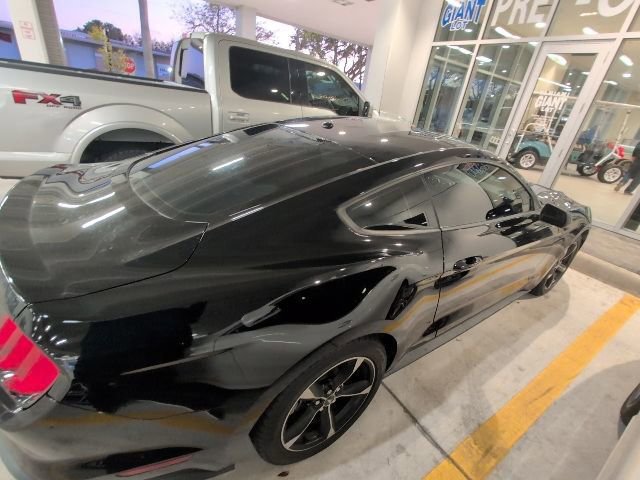 Certified 2020 Ford Mustang Coupe image 3