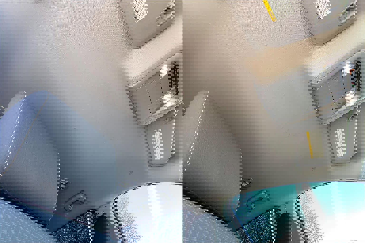 Used 2023 GMC Acadia SLE w/ Elevation Edition image 13