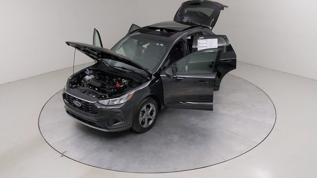 Certified 2024 Ford Escape ST-Line w/ Tech Pack #1 AWD/4WD image 44