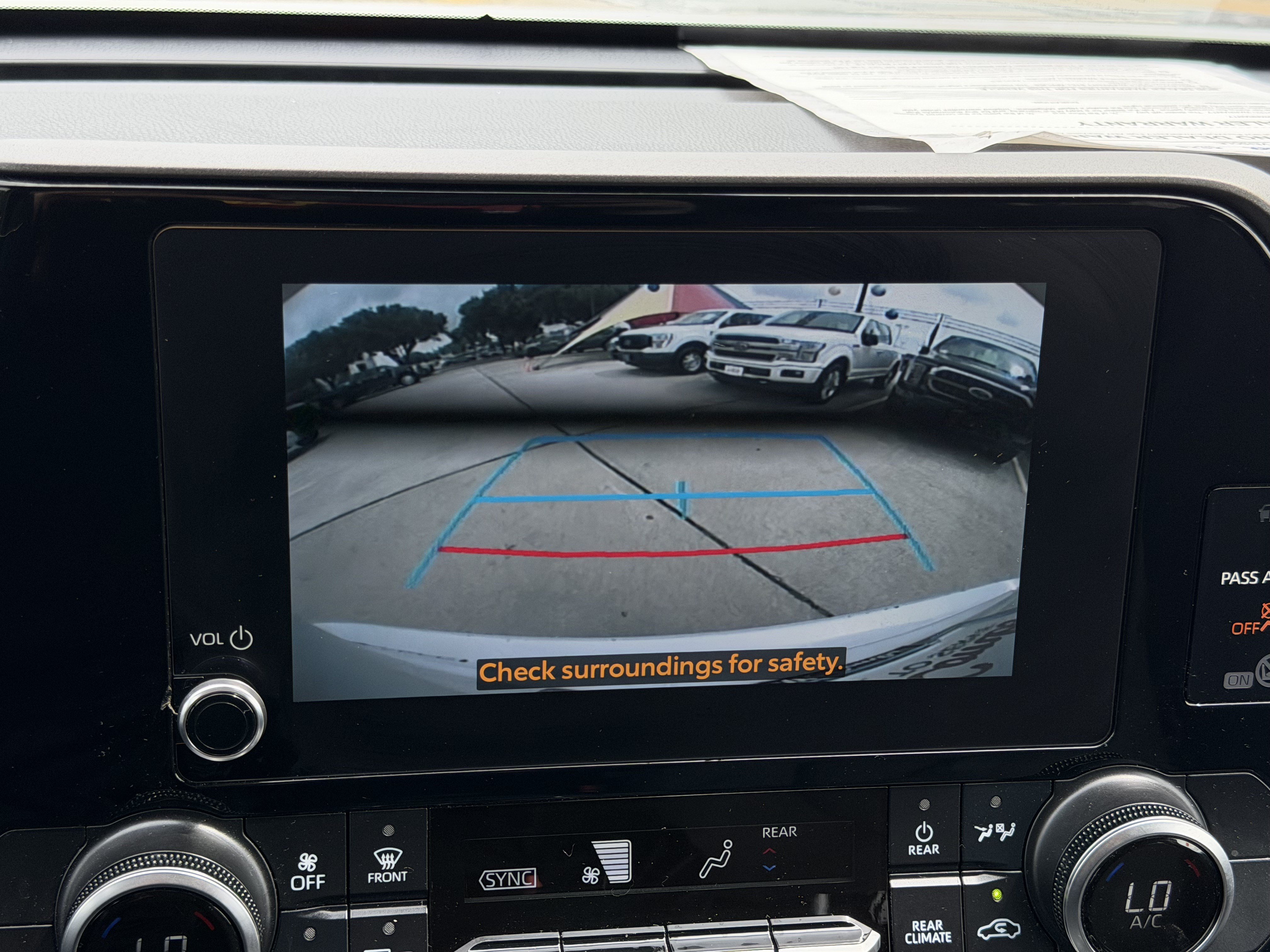 Used 2025 Toyota Highlander LE FWD image 26
