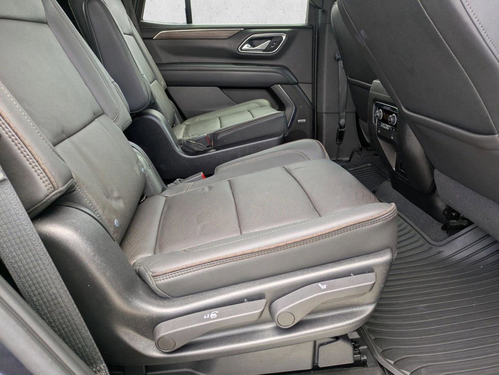 Used 2022 Chevrolet Tahoe High Country AWD/4WD image 18