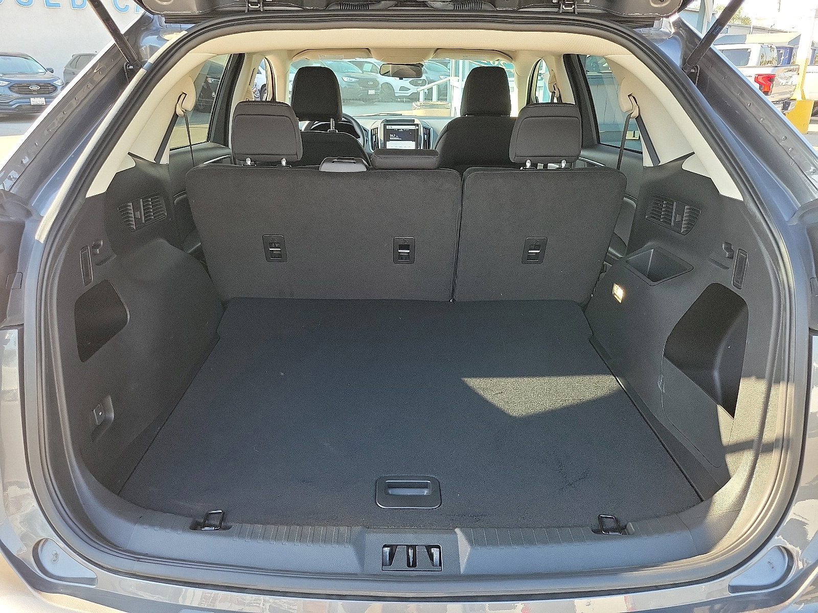 Certified 2024 Ford Edge SE w/ Black Appearance Package image 18