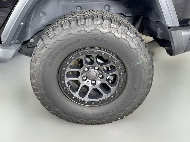 Used 2022 Jeep Wrangler Unlimited Sport w/ Xtreme Recon 35" Tire Package image 36