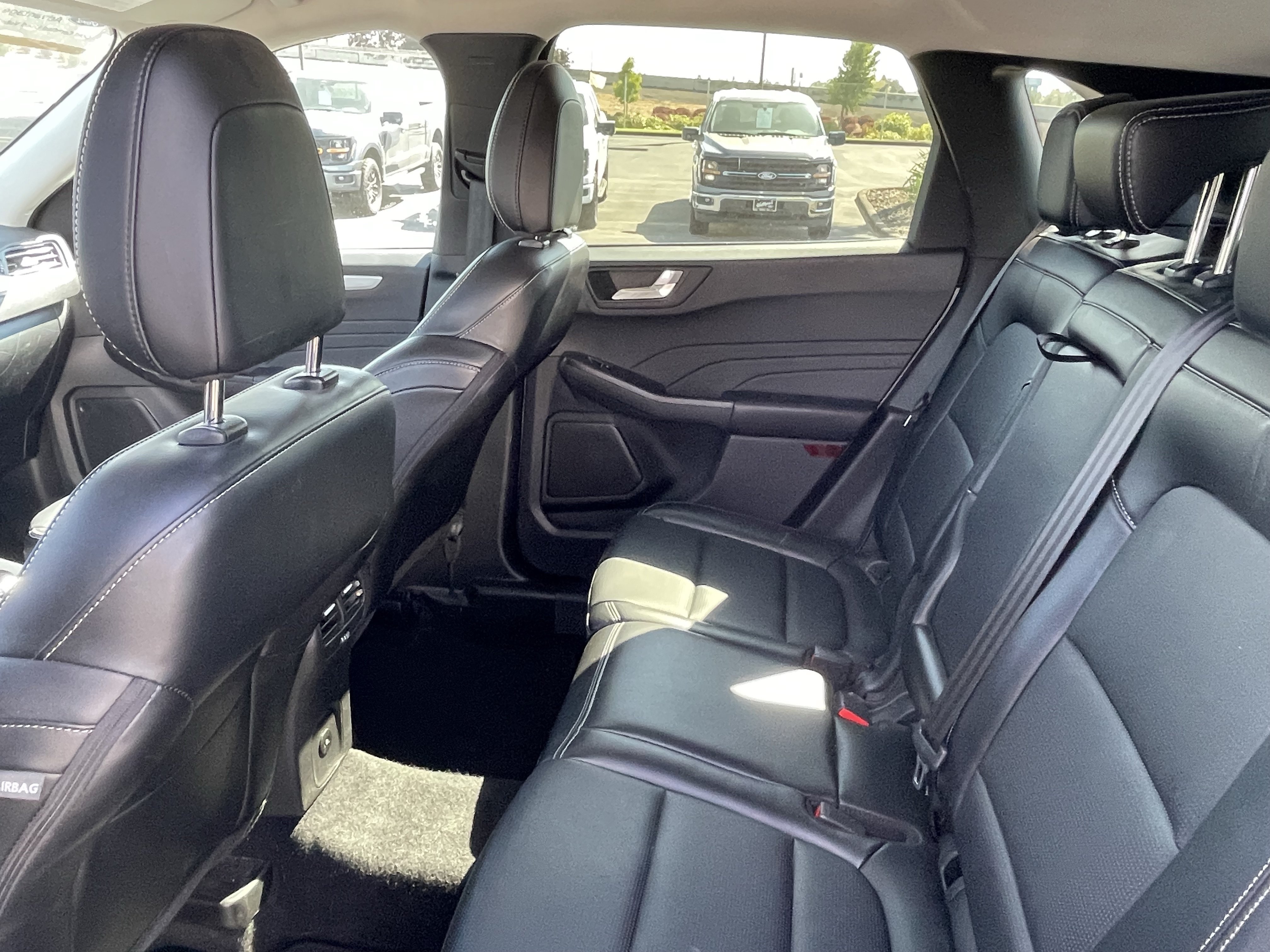Certified 2025 Ford Escape Platinum AWD/4WD image 11