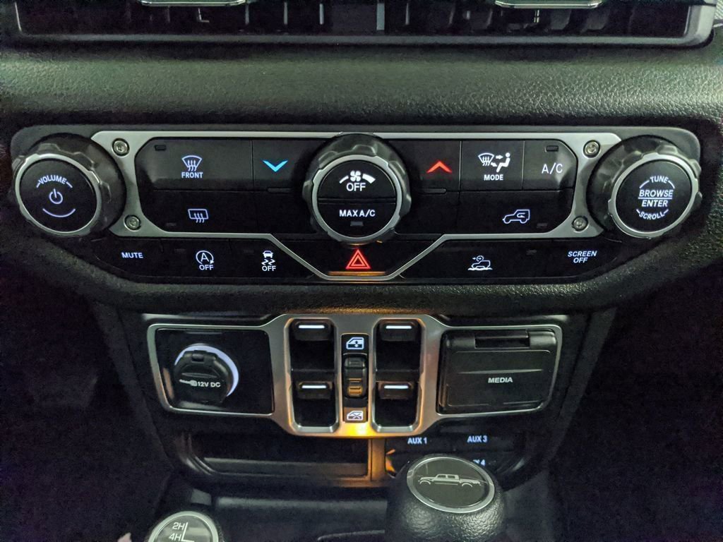 Used 2025 Jeep Gladiator Sport AWD/4WD image 10