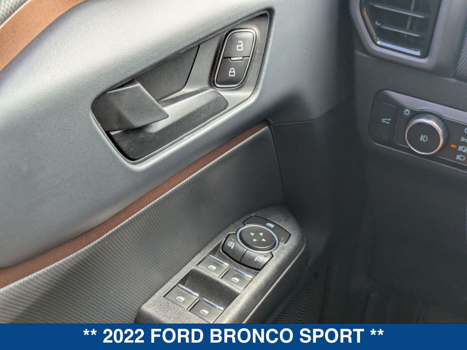 Certified 2022 Ford Bronco Sport Outer Banks w/ Tech Package AWD/4WD image 24