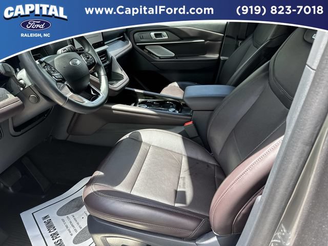 Certified 2025 Ford Explorer Platinum RWD image 19