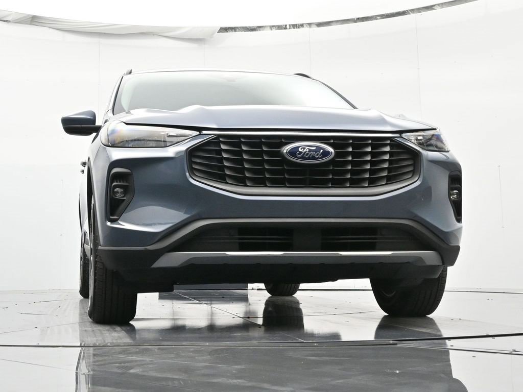 Certified 2025 Ford Escape SE w/ Class II Trailer Tow Package image 22