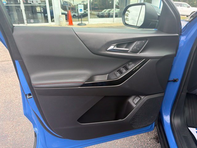 Used 2025 Chevrolet Equinox RS w/ Safety and Technology Package AWD/4WD image 13